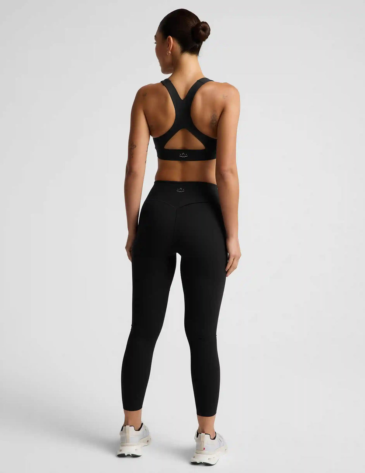 glowzone™ High Waisted Midi Legging