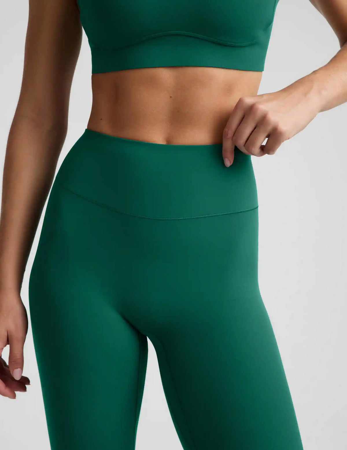 glowzone™ High Waisted Midi Legging